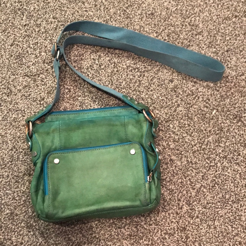 Ellington crossbody